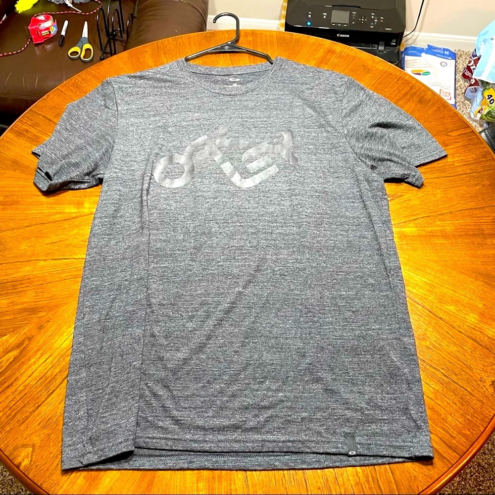 NWOT OAKLEY HEATHER BLUE SHORT SLEEVE T-SHIRT MENS LARGE